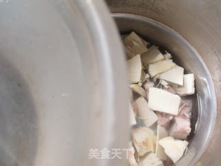 雪菜冬笋龙骨汤的做法步骤：5