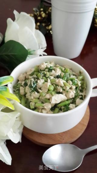 茼蒿炒小豆腐的做法步骤：5