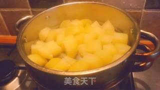 锅巴土豆（中英材料版）的做法步骤：2