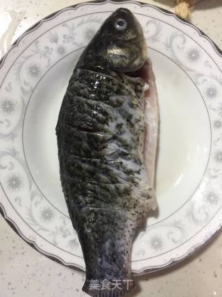 高钙鲫鱼汤的做法步骤：1