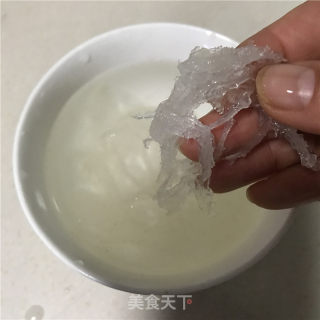 乳鸽燕窝汤的做法步骤：1
