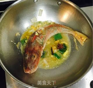 清炖红头鱼的做法步骤：6