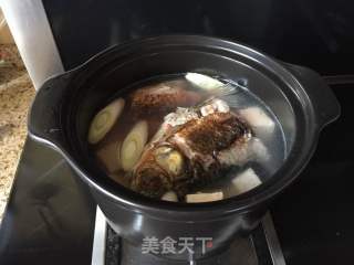 砂锅奶白鲫鱼豆腐汤的做法步骤：10