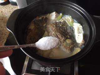 砂锅奶白鲫鱼豆腐汤的做法步骤：13