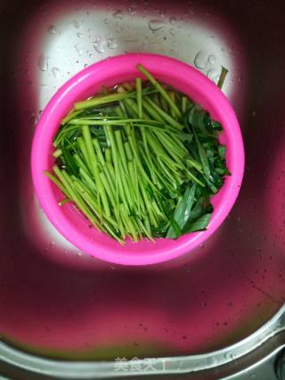 蒜茸空心菜的做法步骤：1