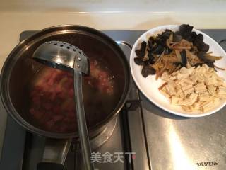 什锦肉丁咸汤的做法步骤：11