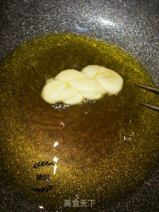 鲜奶蜂蜜麻花的做法步骤：8