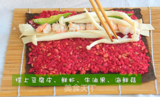 牛油果甜菜根寿司的做法步骤：5