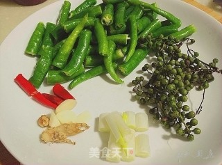 尖椒鸡的做法步骤：2
