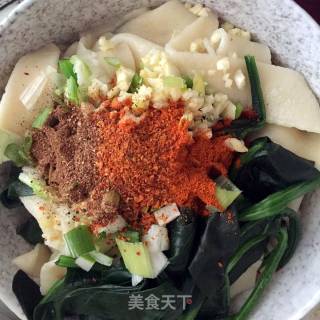 油泼面的做法步骤：8