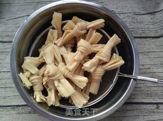 网红零食辣条的做法步骤：2