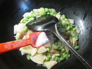 榨菜冬笋炒毛豆的做法步骤：8