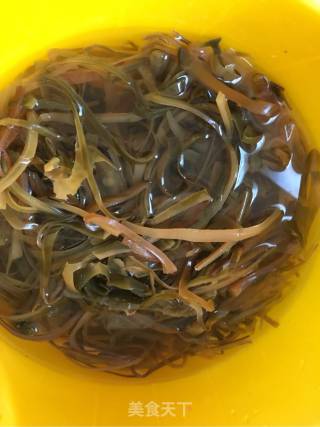 猪肉炒海带的做法步骤：2