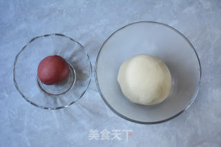 圣诞香肠雪人包的做法步骤：3