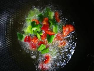 菠萝咕噜肉的做法步骤：3
