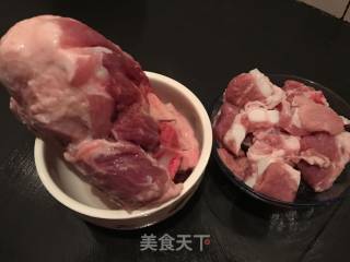 筒子骨豆芽萝卜汤的做法步骤：1