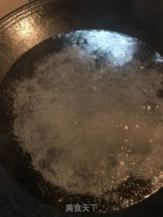筒子骨豆芽萝卜汤的做法步骤：2