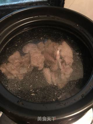 筒子骨豆芽萝卜汤的做法步骤：4