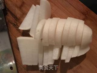 筒子骨豆芽萝卜汤的做法步骤：5