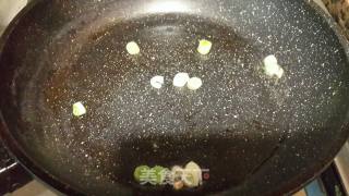 菠菜粉丝豆腐汤的做法步骤：2