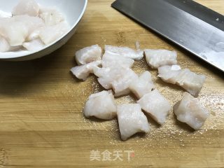 番茄龙利鱼豆腐煲的做法步骤：2