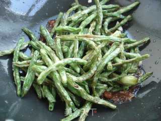黄豆酱干煸豆角的做法步骤：4