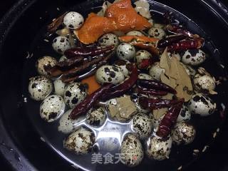 小青de美食----五香卤蛋的做法步骤：3