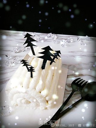 白色世界雪景蛋糕卷——日式棉花卷+超简单装饰的做法步骤：7