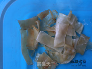 家常做法：花胶煮牛奶，简单到令人发指的做法步骤：2