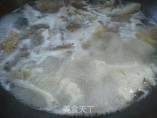 辣烩牛百页鱿鱼花的做法步骤：2