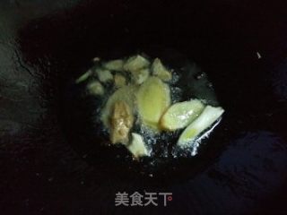 辣烩牛百页鱿鱼花的做法步骤：4