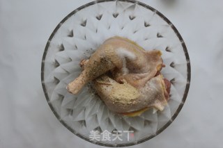 蜜汁烤鸡腿#烤箱美食#的做法步骤：3