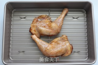蜜汁烤鸡腿#烤箱美食#的做法步骤：7