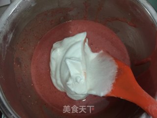 红丝绒蛋糕卷#烤箱美食#的做法步骤：9