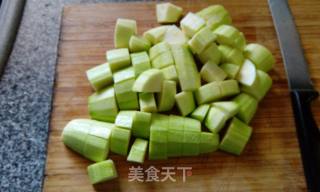 橄榄油焖西葫芦的做法步骤：2