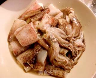 白菜豆腐炖笔管鱼的做法步骤：3