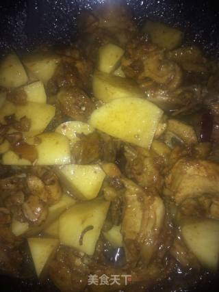 土豆烧鸡的做法步骤：4