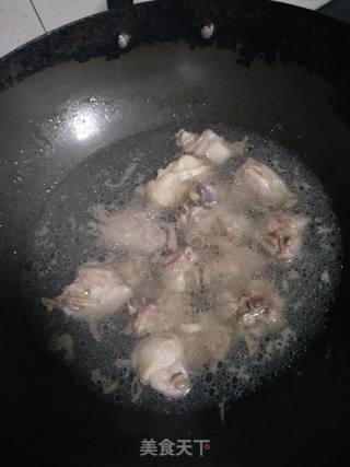 鸭边腿烧千张结的做法步骤：2