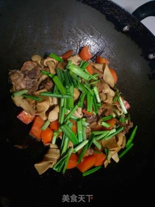 鸭边腿烧千张结的做法步骤：9