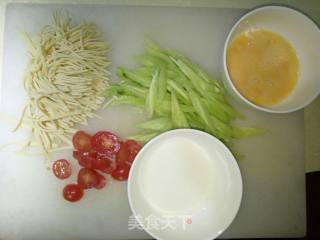 黄瓜鸡蛋汤的做法步骤：2