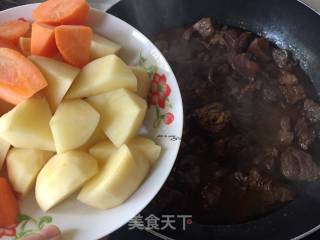 胡萝卜土豆炖牛肉的做法步骤：12