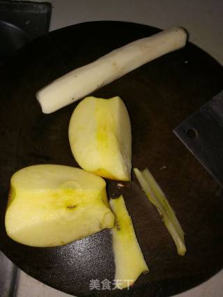 苹果生鱼瘦肉汤的做法步骤：3