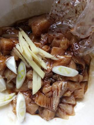 辣子鸡丁的做法步骤：2