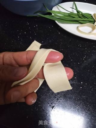 打千张结步骤的做法步骤：2