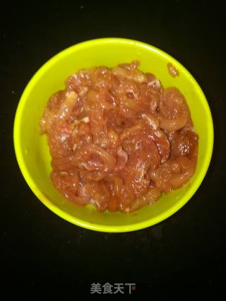 蒜苗肉丝烧粉丝的做法步骤：3