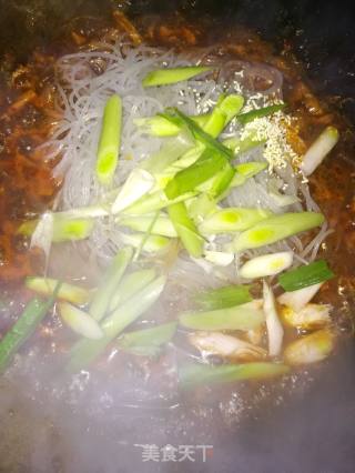 蒜苗肉丝烧粉丝的做法步骤：7