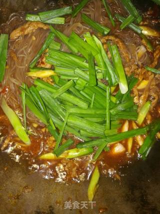 蒜苗肉丝烧粉丝的做法步骤：8