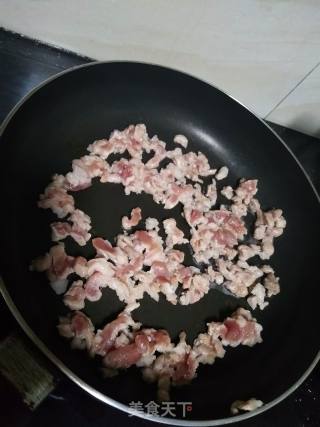 肉丁烧豆腐的做法步骤：2