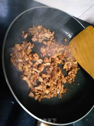 肉丁烧豆腐的做法步骤：3