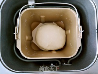 梅干菜面包卷的做法步骤：2